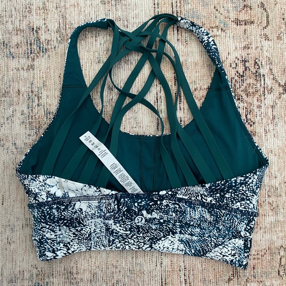 Lululemon sports bra - Size 4 - EUC - Picture 2 of 2